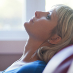 Schizofreni: orska, symtom & behandling